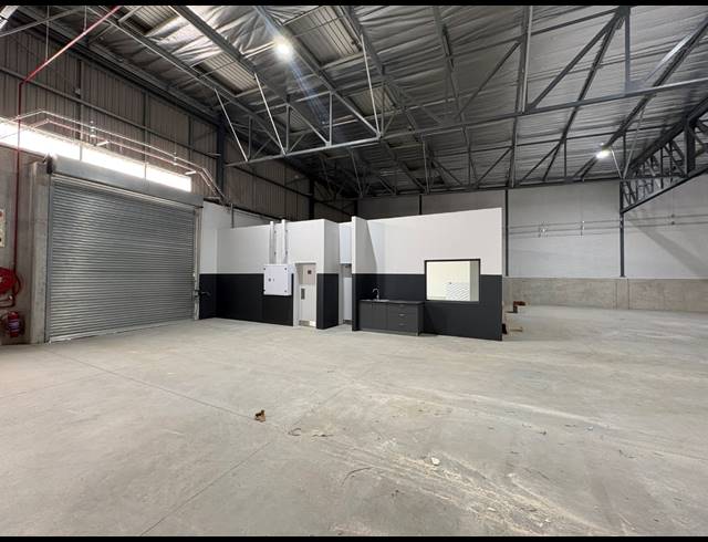 976M² WAREHOUSE TO LET IN ATLANTIC HILLS